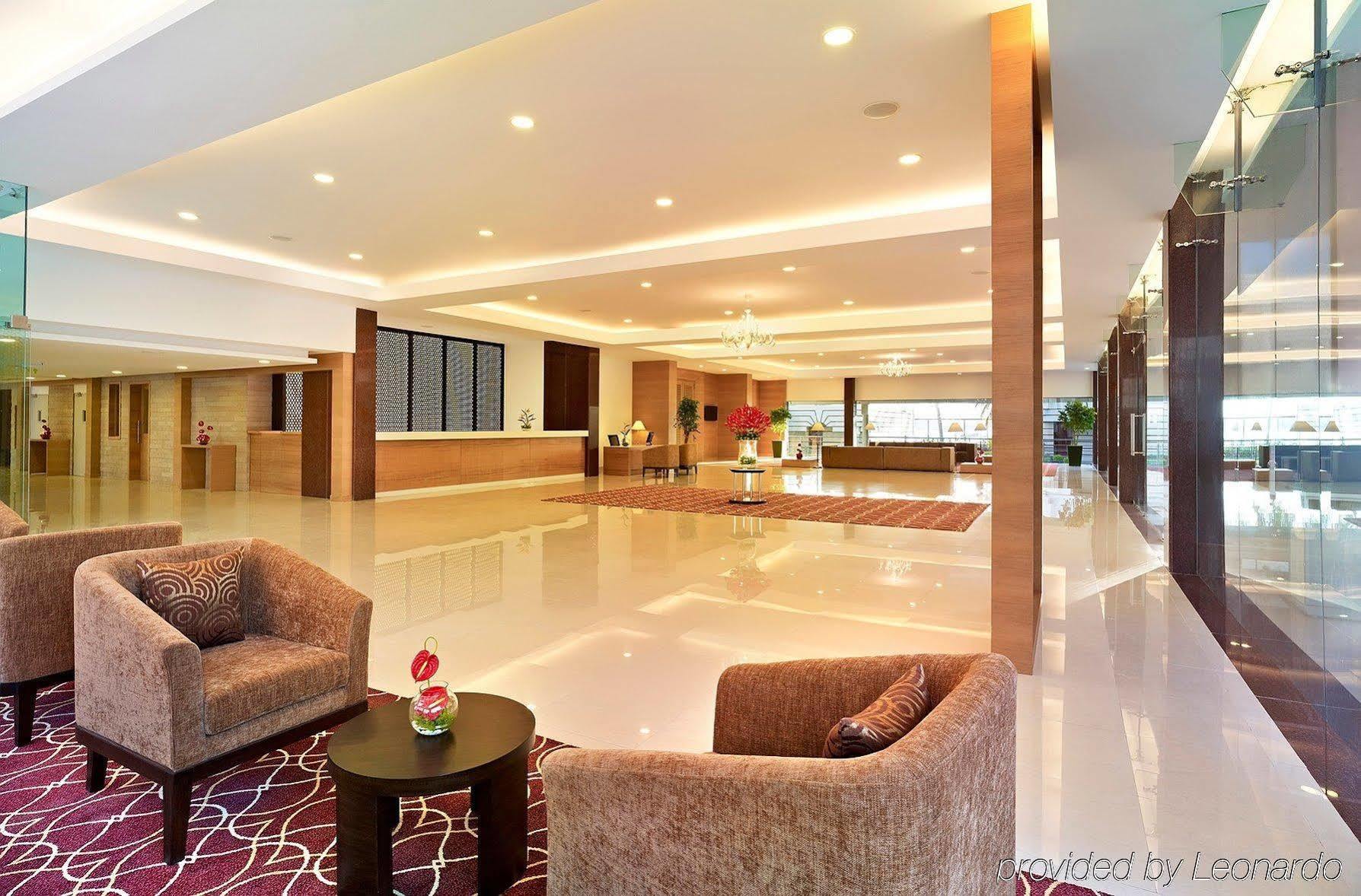 Hotel Naveen Lakeside Hubli Extérieur photo