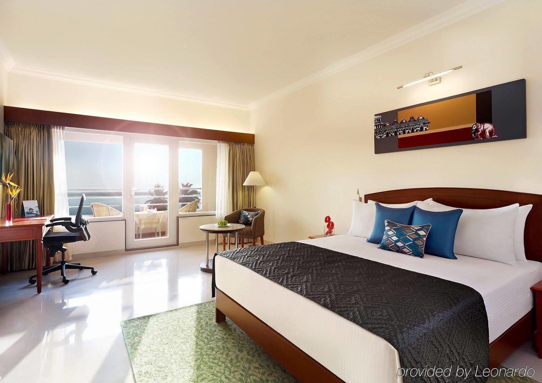 Hotel Naveen Lakeside Hubli Extérieur photo