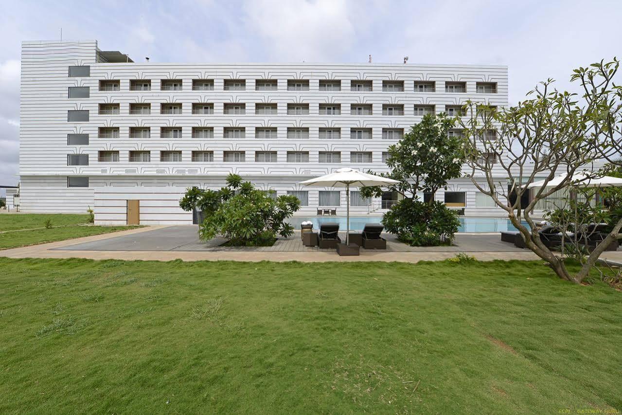 Hotel Naveen Lakeside Hubli Extérieur photo