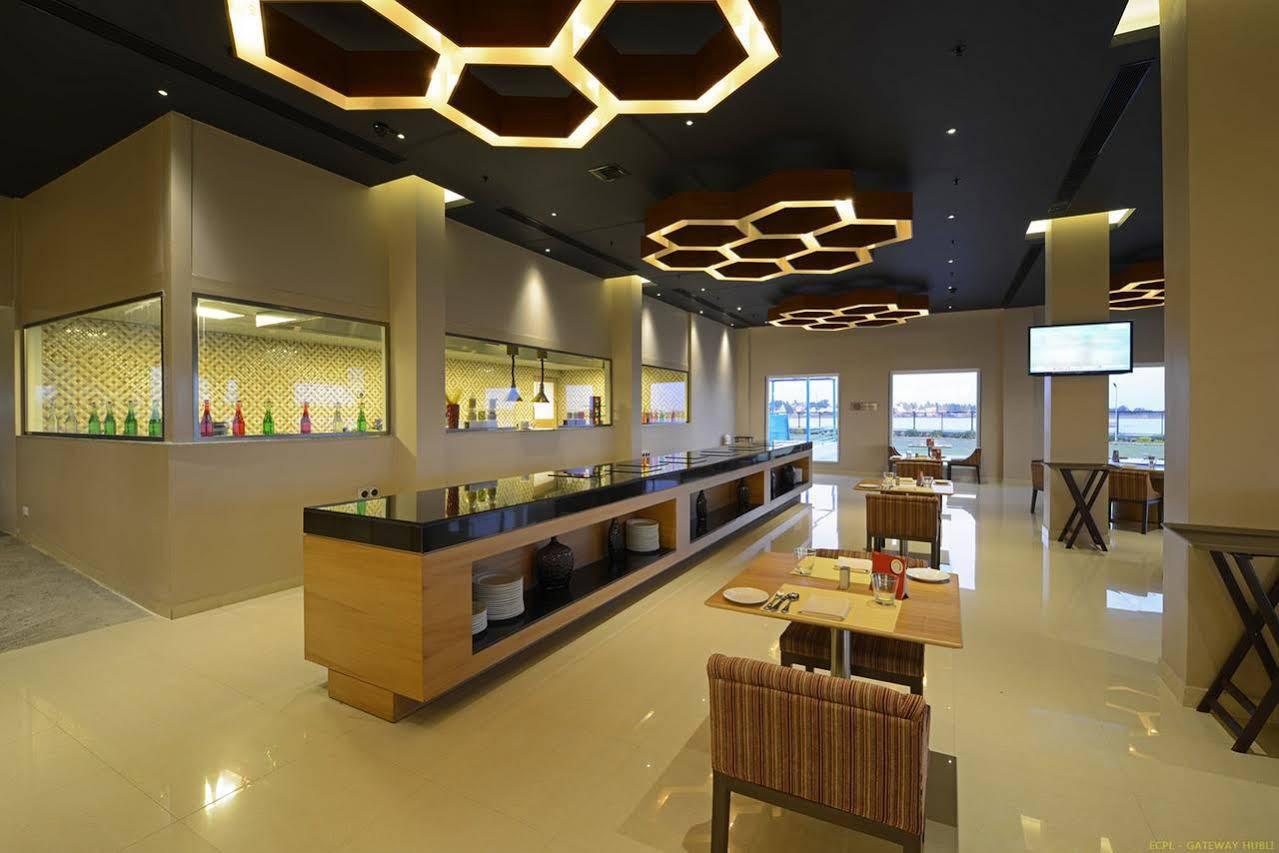 Hotel Naveen Lakeside Hubli Extérieur photo