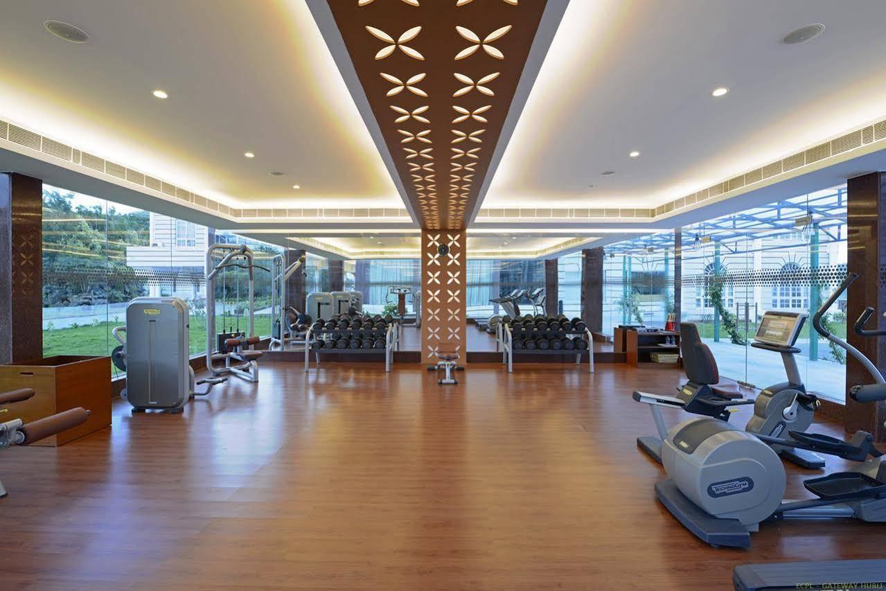 Hotel Naveen Lakeside Hubli Extérieur photo